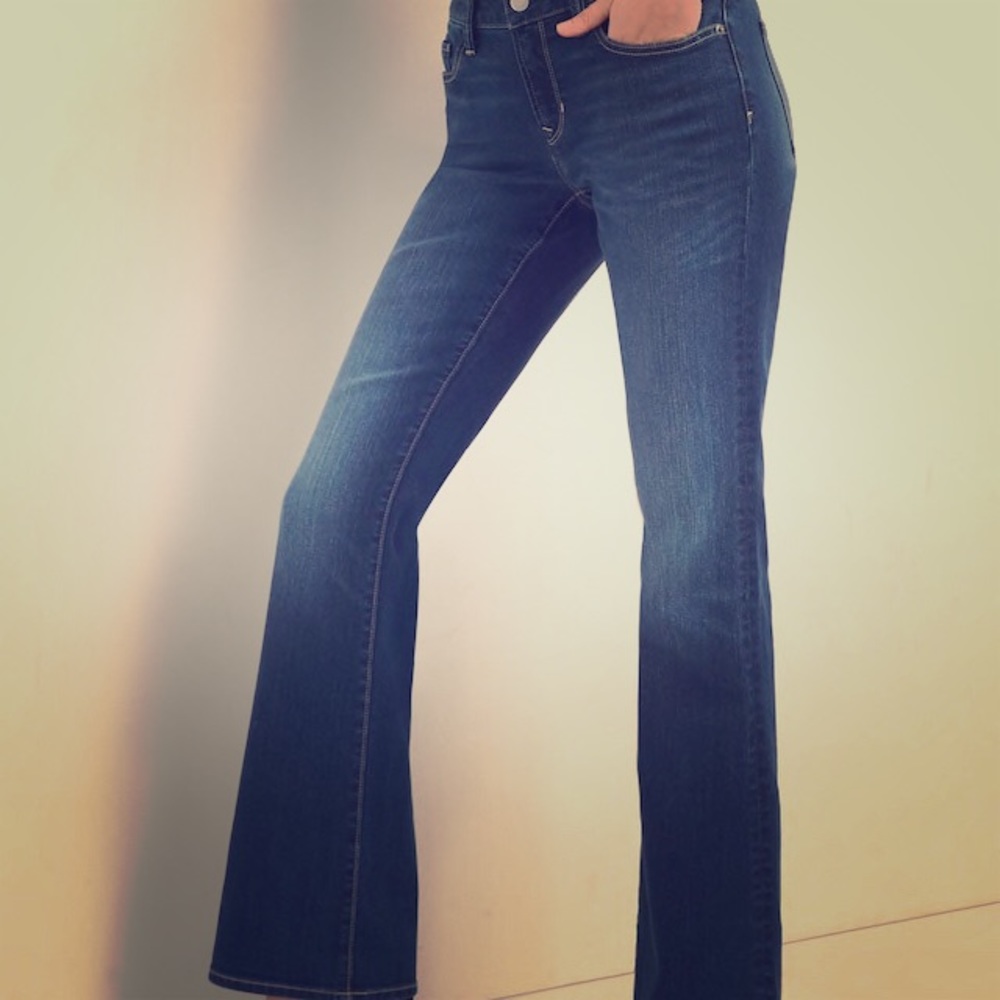Gap Mid Rise Long and Lean Medium Wash 30Tall NWT